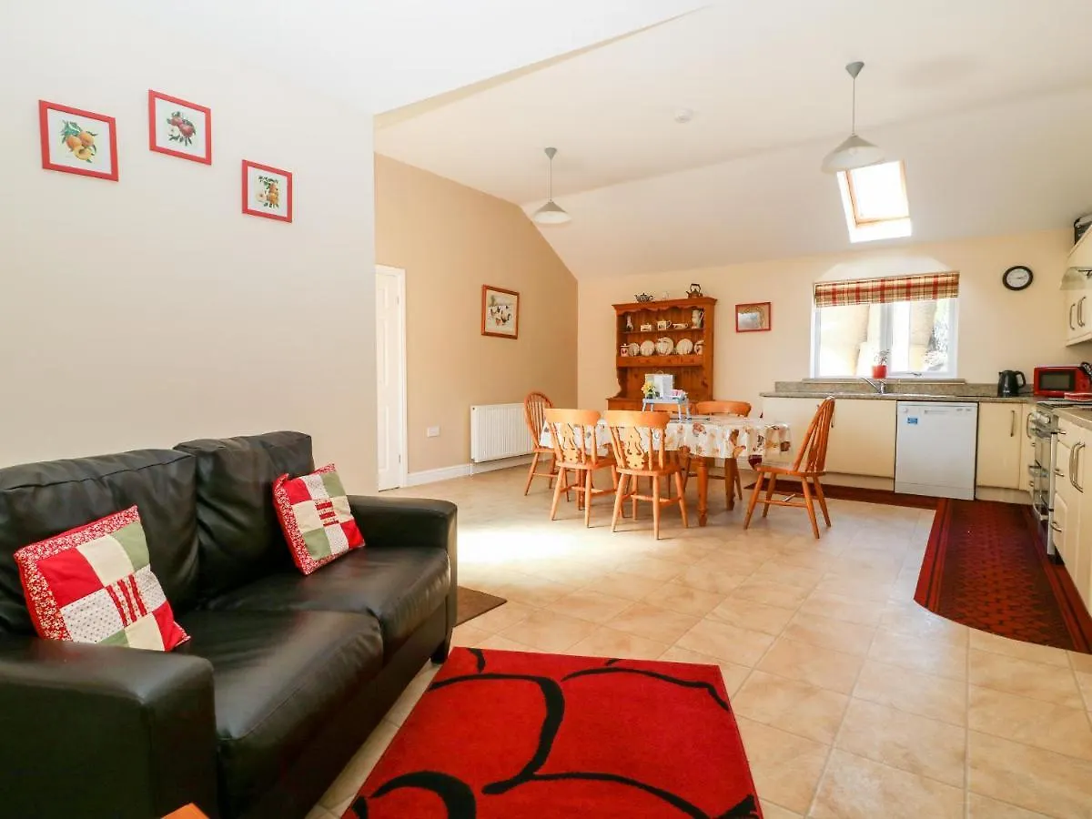 2 Pines Farm Cottages Ulleskelf 0*,  Wielka Brytania
