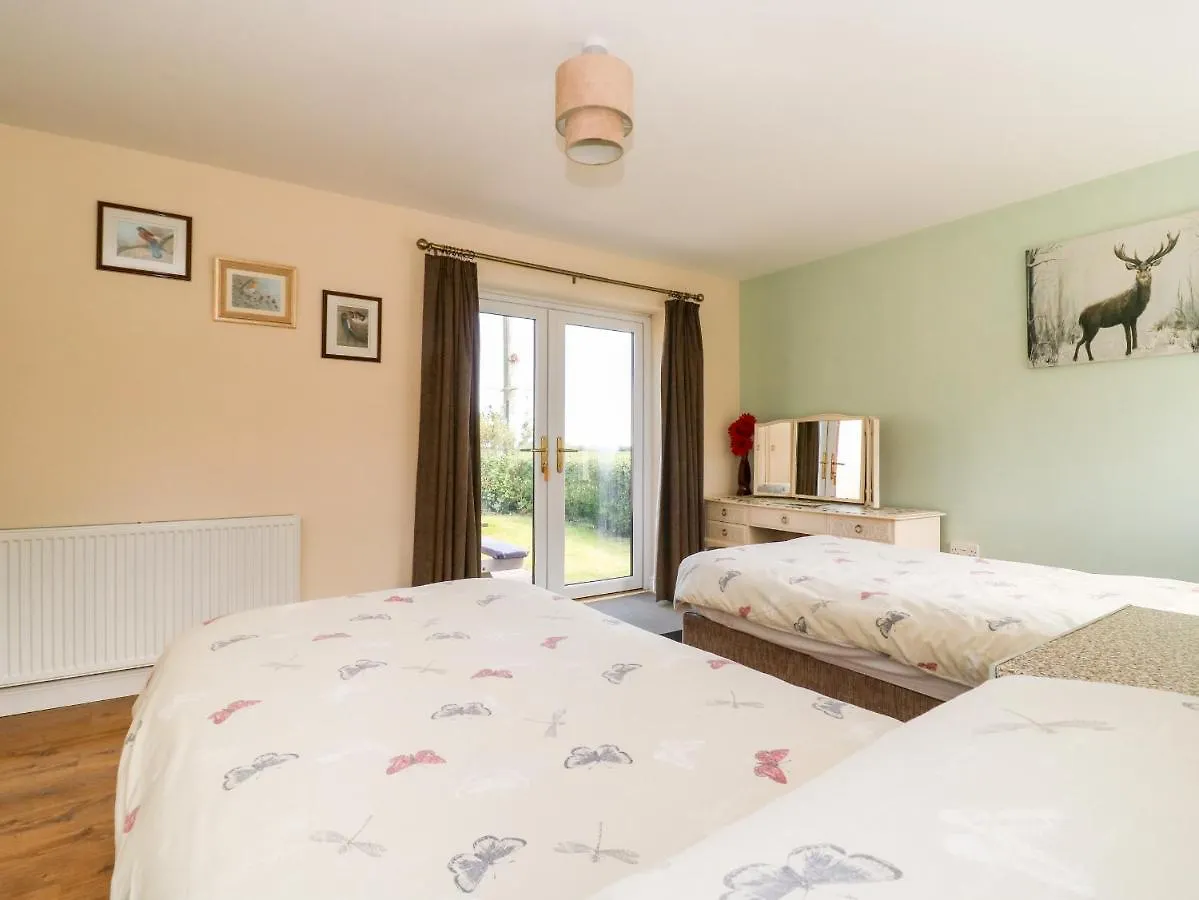 Dom wakacyjny 2 Pines Farm Cottages Ulleskelf Wielka Brytania
